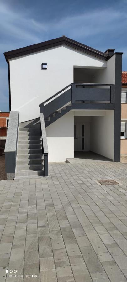 Apartments Alen Vir Eksteriør bilde